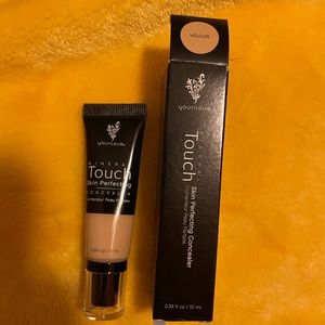 Younique Concealer-Velour